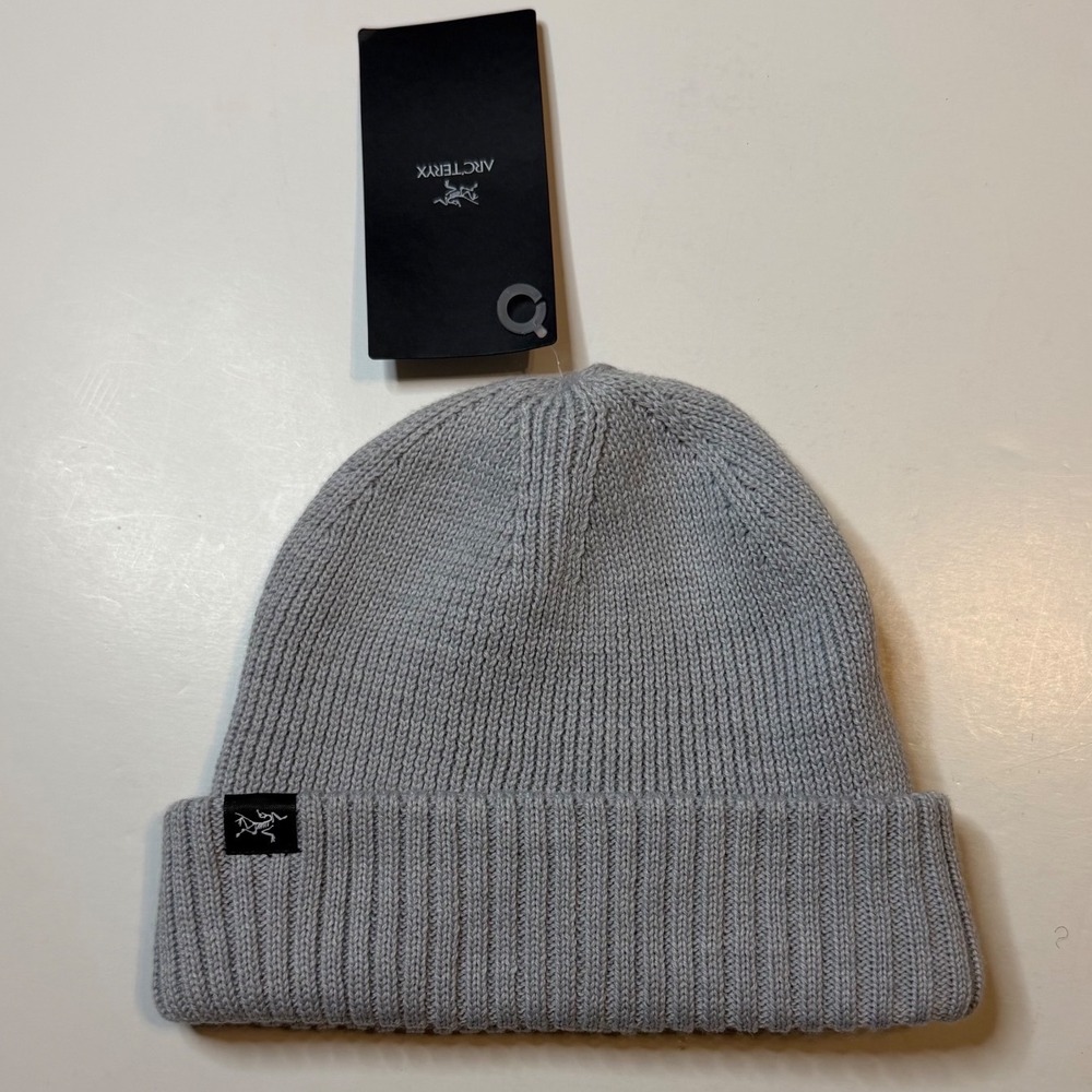 Arc'teryx Mallow Toque Beanie Unisex OS Solitude Grey NWT Wool Blend Ribbed Hat